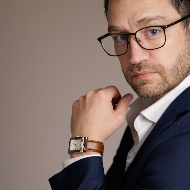 Watches That Balance Comfort and Prestige